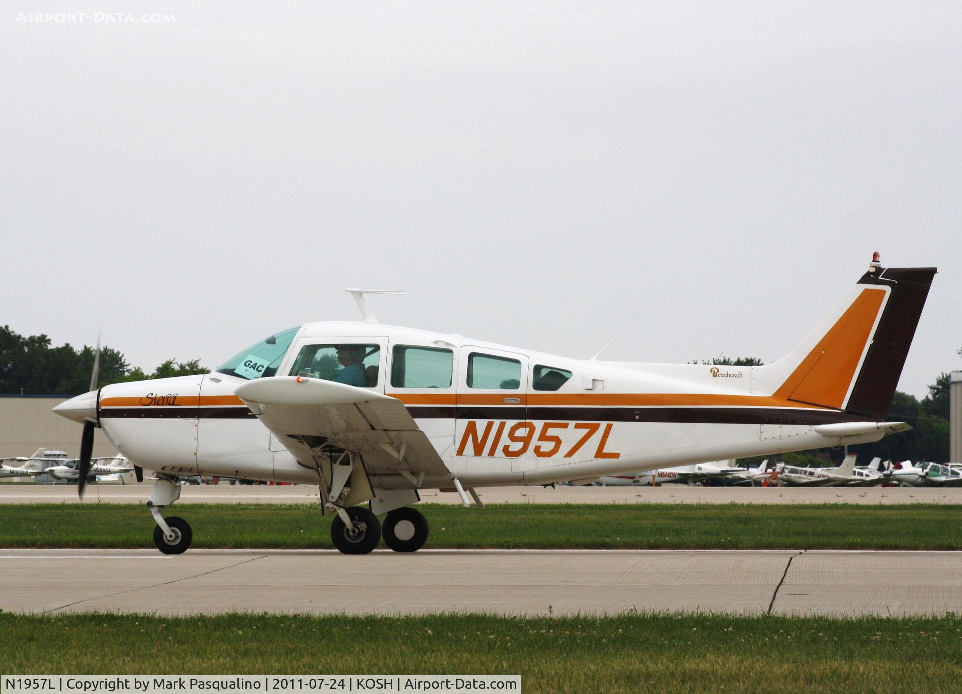 N1957L, 1976 Beech B24R Sierra C/N MC-423, Beech B24R