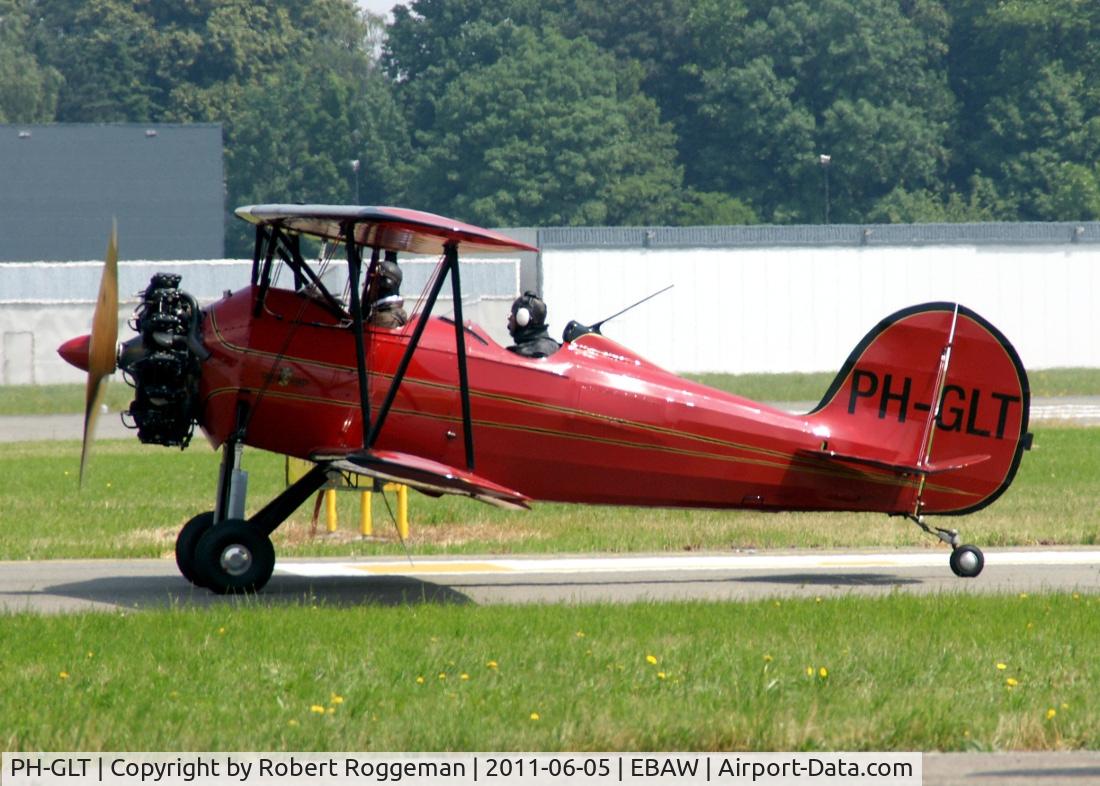 PH-GLT, 1968 Great Lakes 2T-1A Sport Trainer C/N 6710J-342, Departing Fly in.