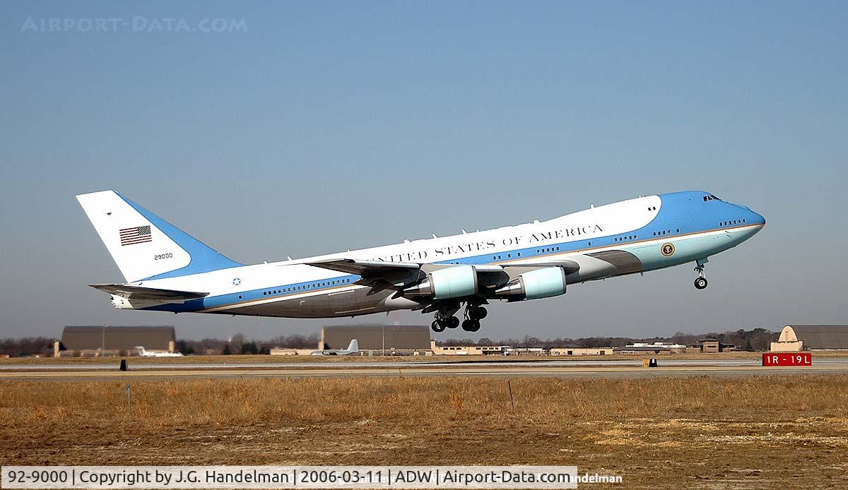 92-9000, 1987 Boeing VC-25A (747-2G4B) C/N 23825, take off at AAFB MD
