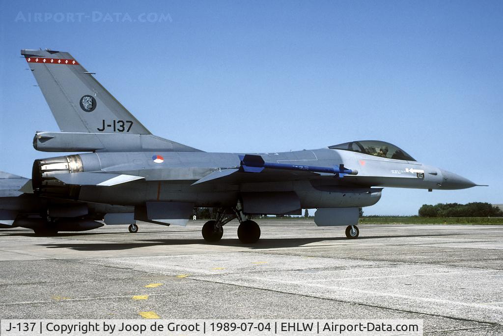 J-137, General Dynamics F-16A C/N 6D-127, sold to Chile in 2007