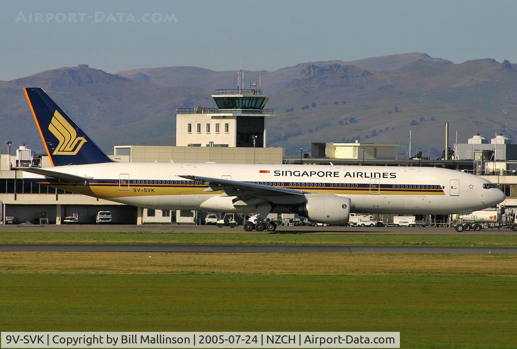 9V-SVK, 2002 Boeing 777-212/ER C/N 28520, Taxiing to A7 on 02