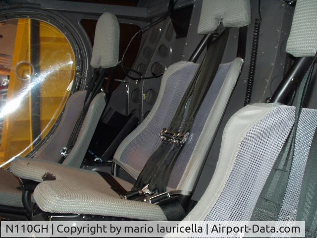 N110GH, 1993 Schweizer 269D C/N 0004, seats
