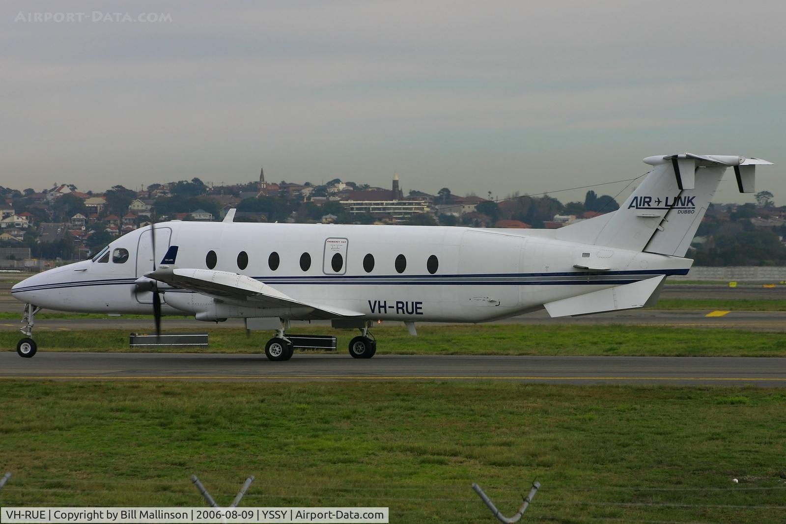 VH-RUE, 1993 Beech 1900D C/N UE-53, taxiing to 16L