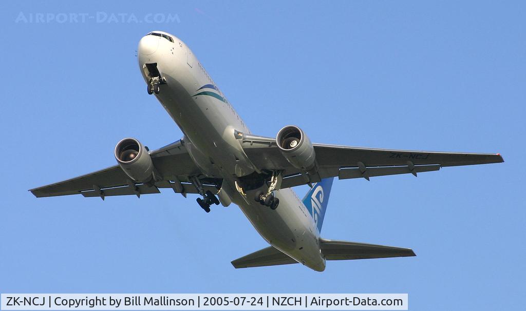 ZK-NCJ, 1995 Boeing 767-319/ER C/N 26915, away from 02