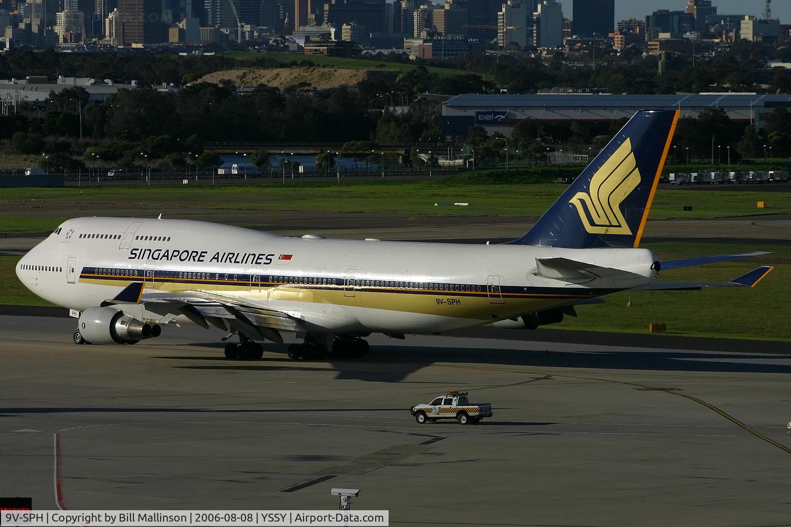 9V-SPH, 1996 Boeing 747-412 C/N 26555, taxiing for a late afternoon departure from 16R