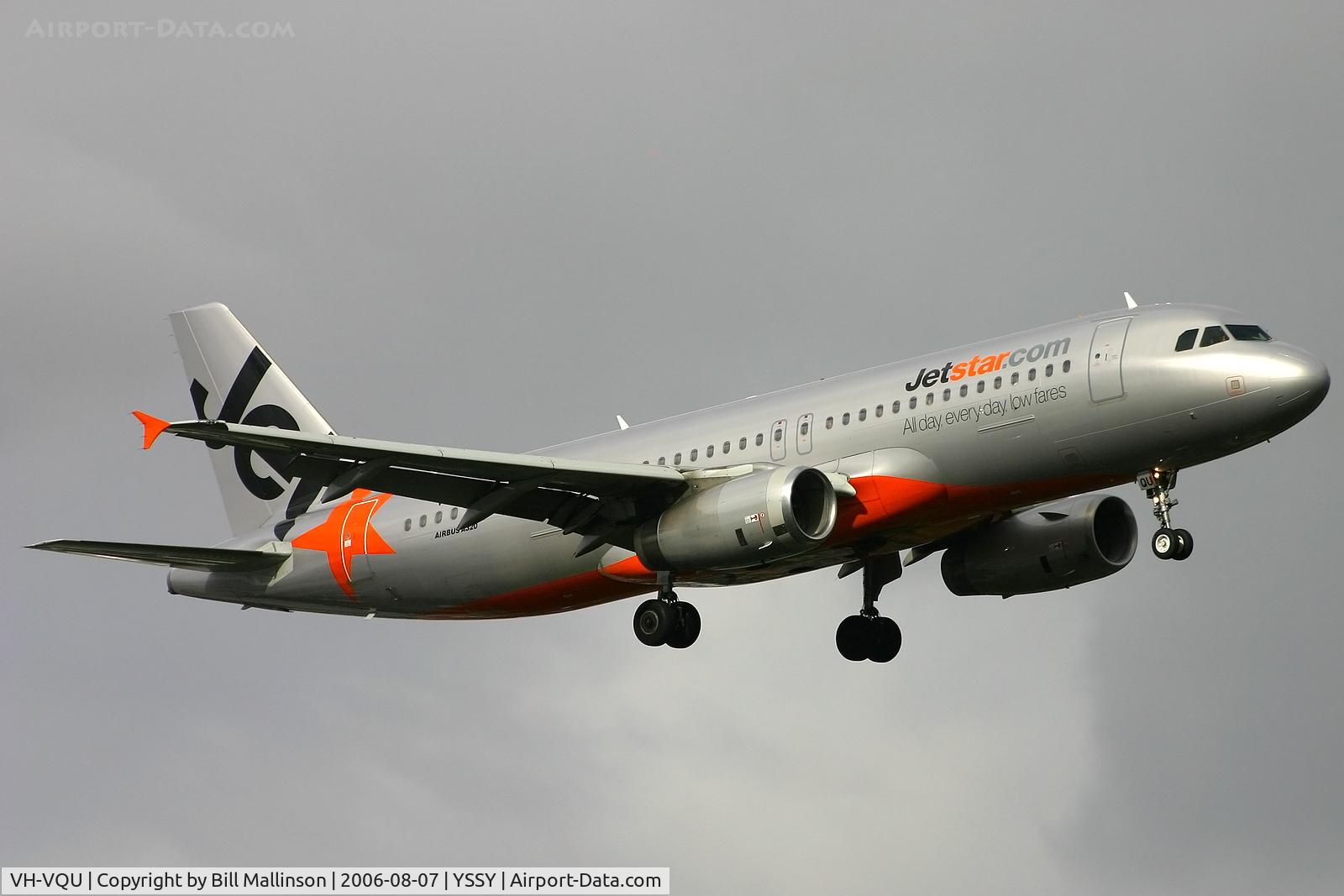 VH-VQU, 2005 Airbus A320-232 C/N 2455, finals to 07