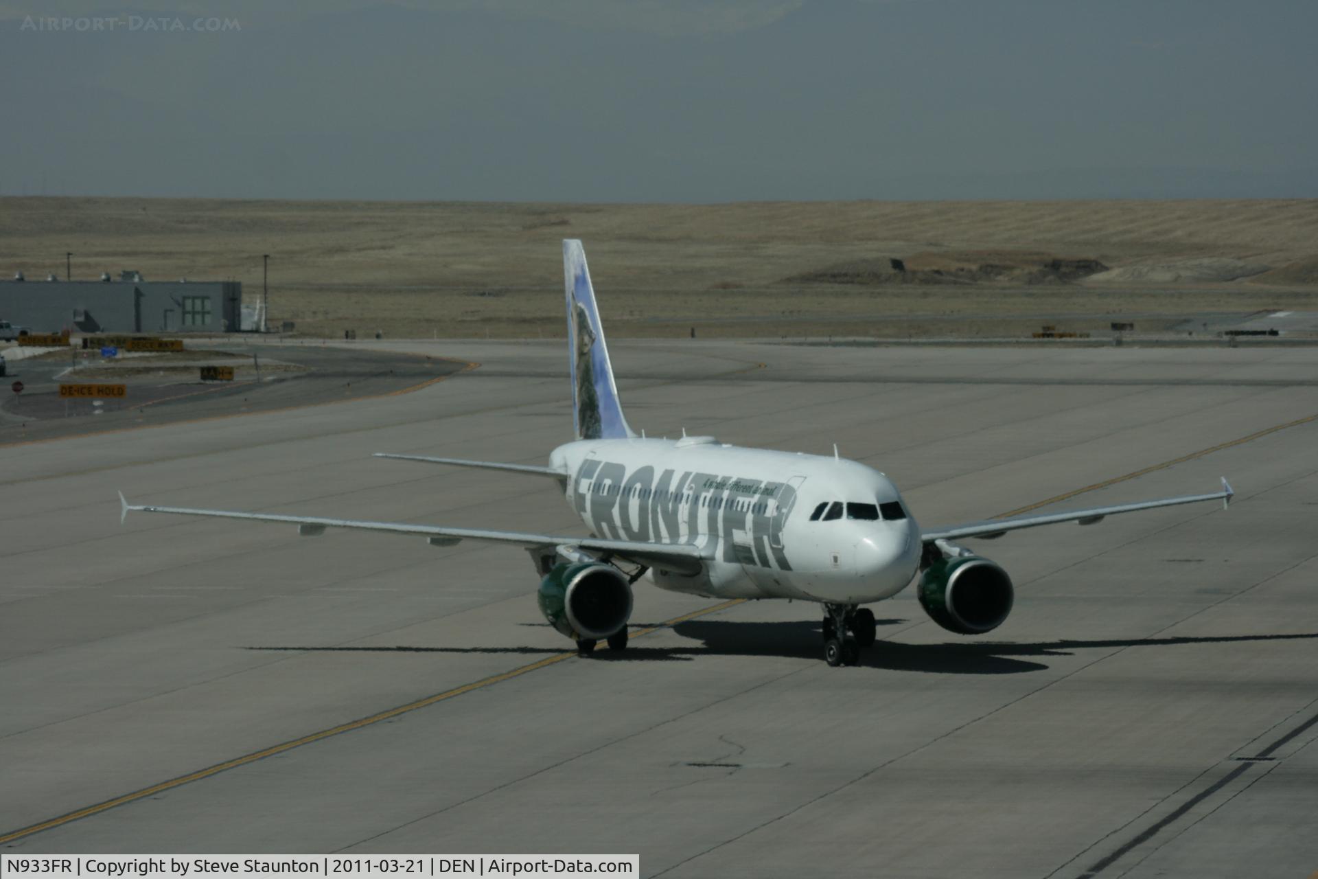 N933FR, 2004 Airbus A319-111 C/N 2260, Taken at Denver International Airport, in March 2011 whilst on an Aeroprint Aviation tour