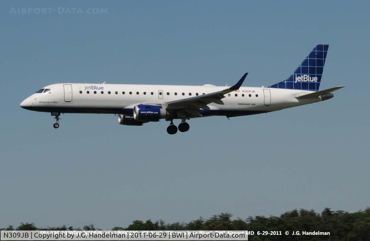 N309JB, Embraer ERJ-190-100 IGW 190AR C/N 19000289, on final to 33L