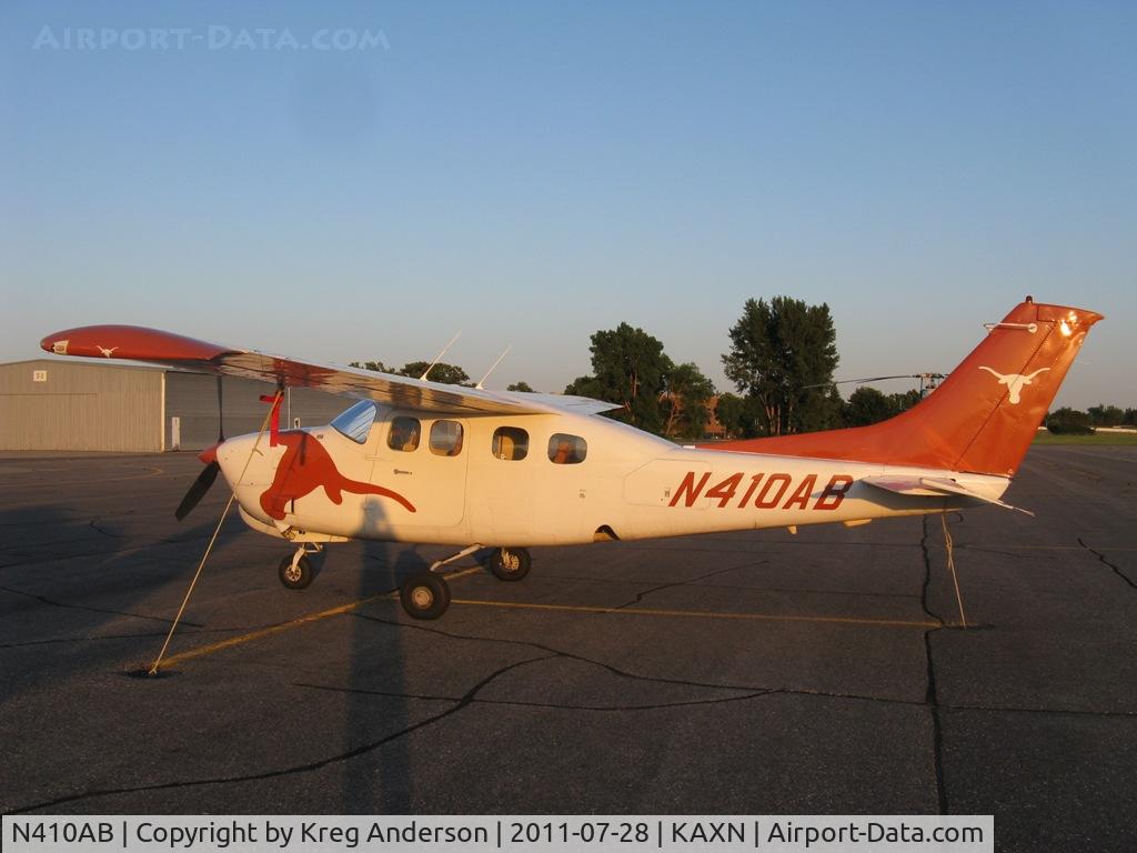 N410AB, 1979 Cessna P210N Pressurised Centurion C/N P21000352, Cessna P210N Centurion on the line.