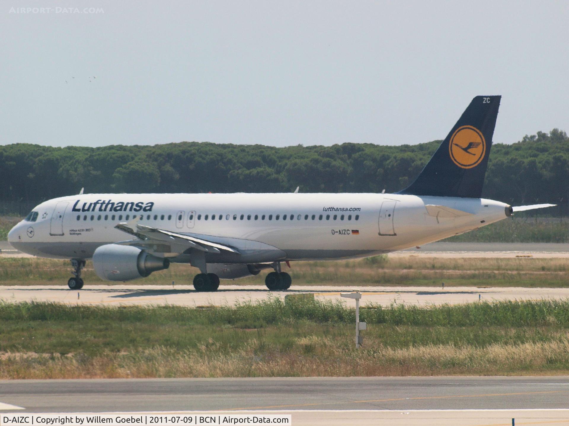 D-AIZC, 2009 Airbus A320-214 C/N 4153, Prepare for landing on Barcelona Airport
