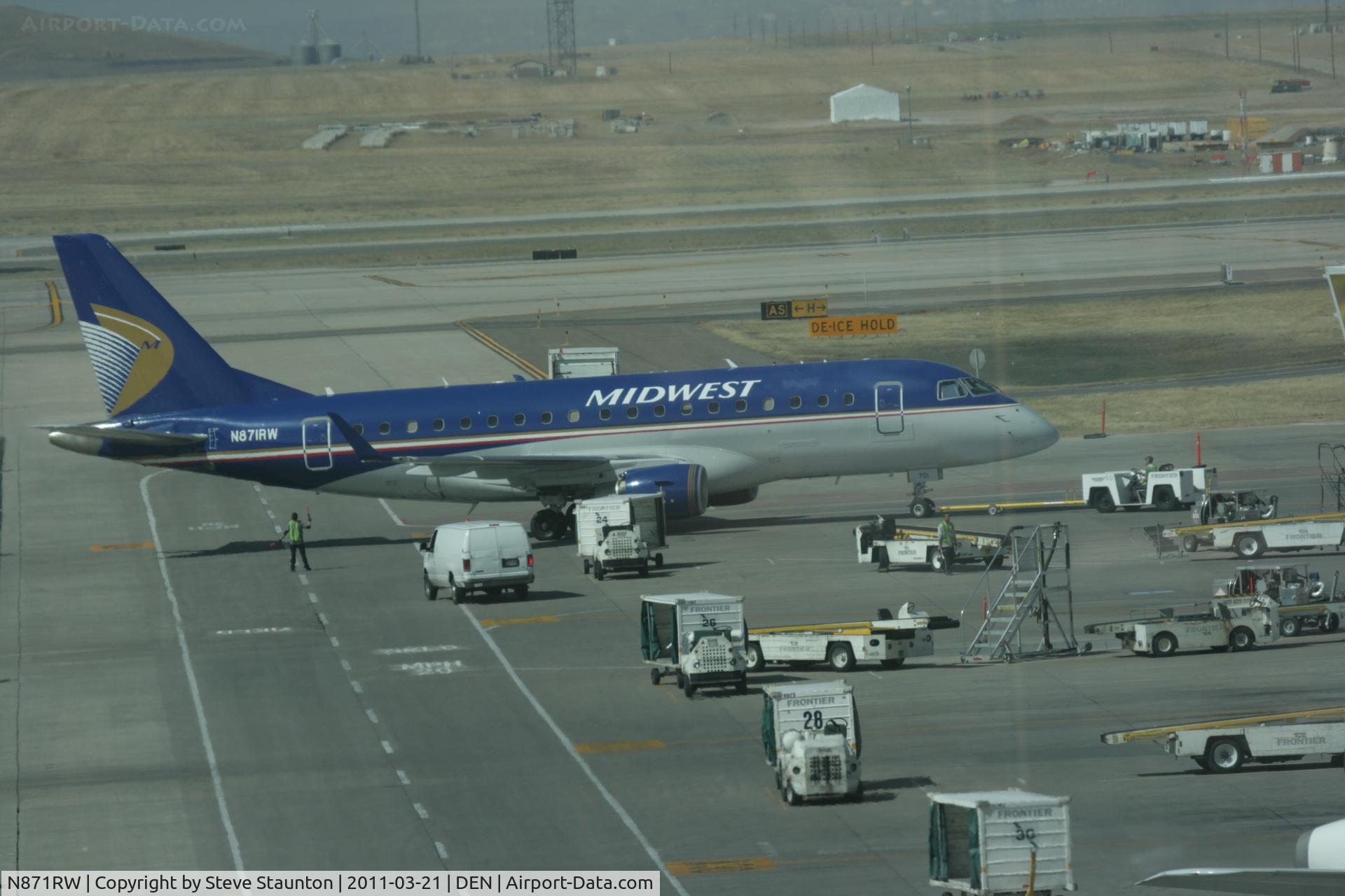 N871RW, 2006 Embraer 170SU (ERJ-170-100SU) C/N 17000140, Taken at Denver International Airport, in March 2011 whilst on an Aeroprint Aviation tour
