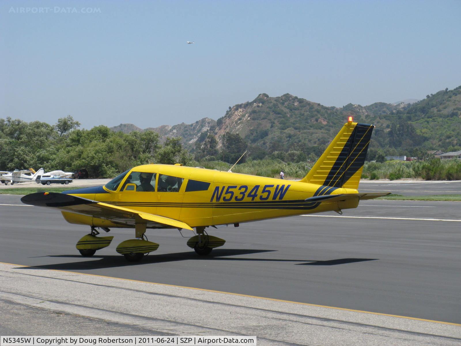 N5345W, 1962 Piper PA-28 C/N 28-404, 1962 Piper PA-28-150 CHEROKEE, Lycoming O-320-E2A 150 Hp, taxi back. My 25,000th photo here! I learned to fly in 6 CHEROKEES-N501UM through N506UM.