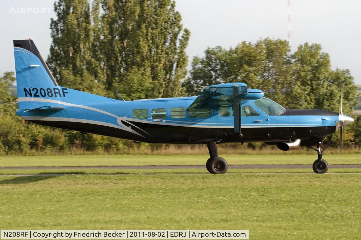 N208RF, 1985 Cessna 208 C/N 20800007, taxying at Saarlouis during the 2011 European Championship and Worldcup in Formation Skydiving and Artistics