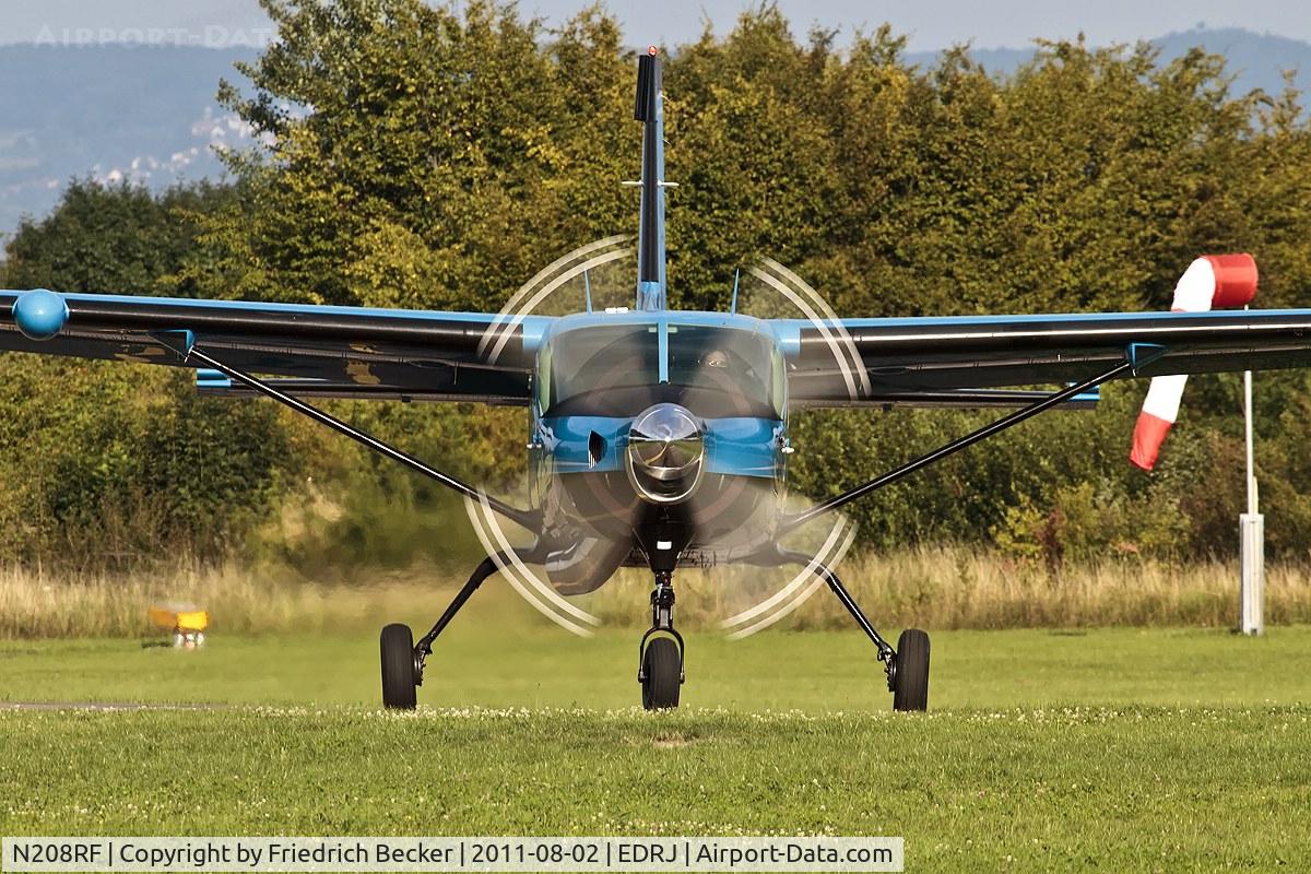 N208RF, 1985 Cessna 208 C/N 20800007, taxying at Saarlouis during the 2011 European Championship and Worldcup in Formation Skydiving and Artistics