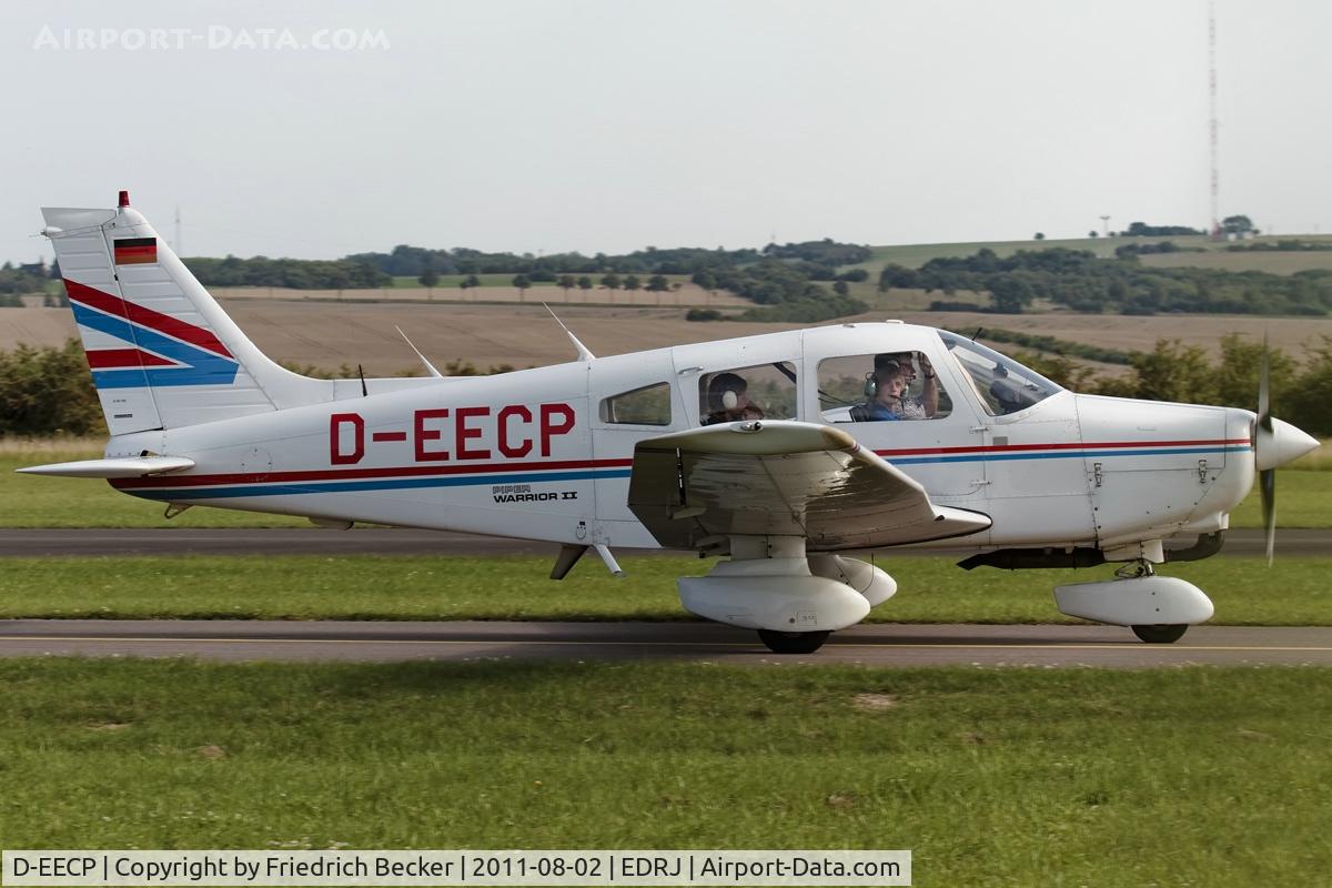 D-EECP, 1981 Piper PA-28-161 Warrior II C/N 28-8116242, taxying to the active