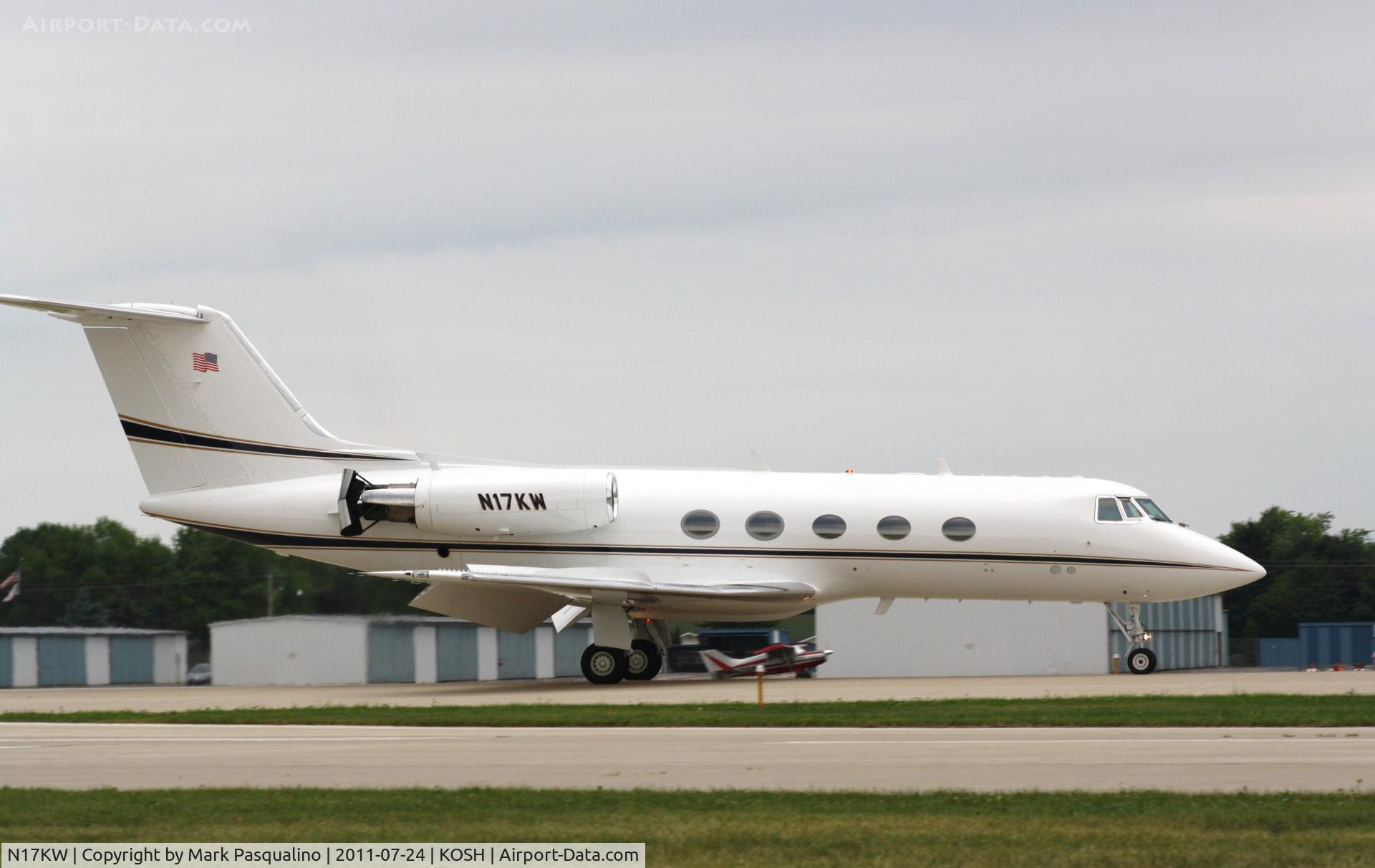 N17KW, Grumman G-1159 Gulfstream II C/N 028, G-1159