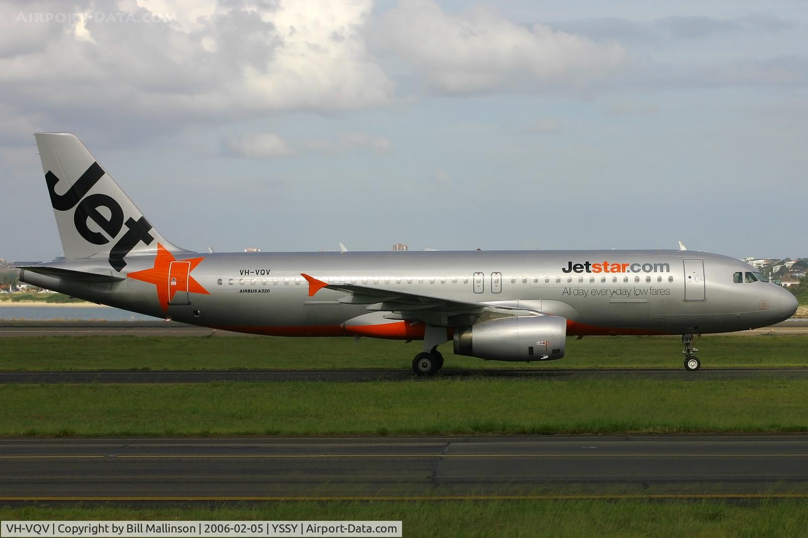 VH-VQV, 2004 Airbus A320-232 C/N 2338, off to the terminal