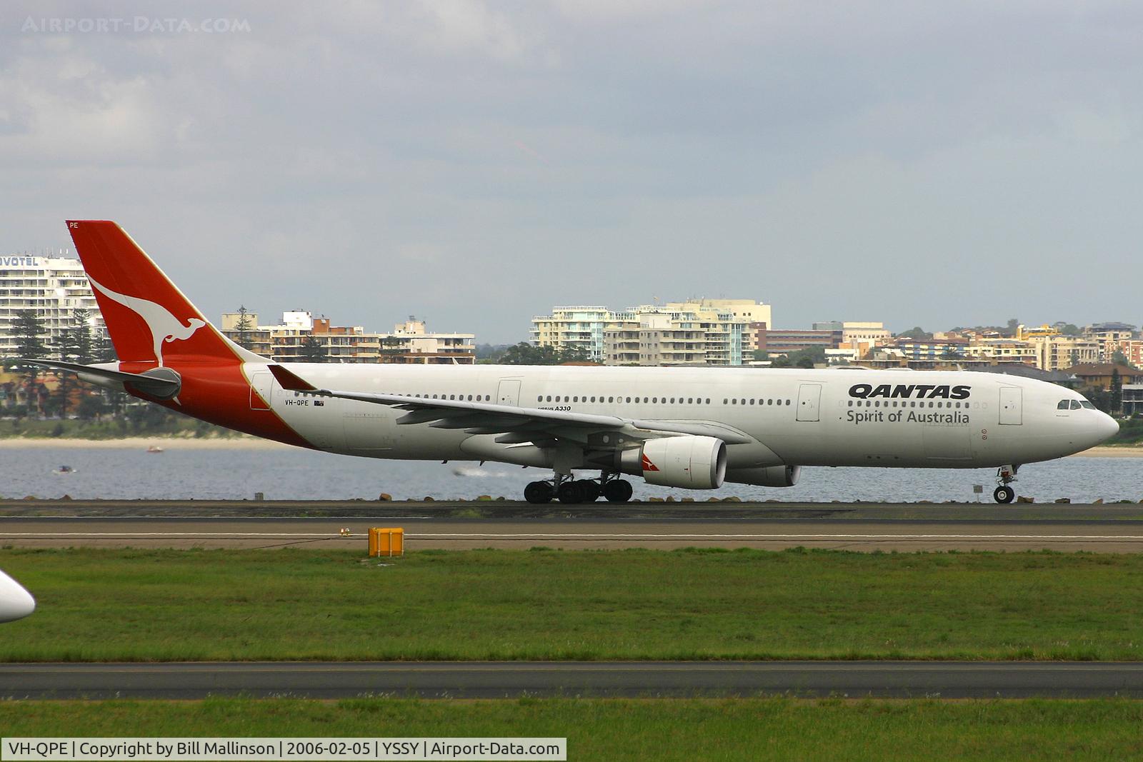 VH-QPE, 2004 Airbus A330-303 C/N 0593, taxi to terminal after arriving on 16R