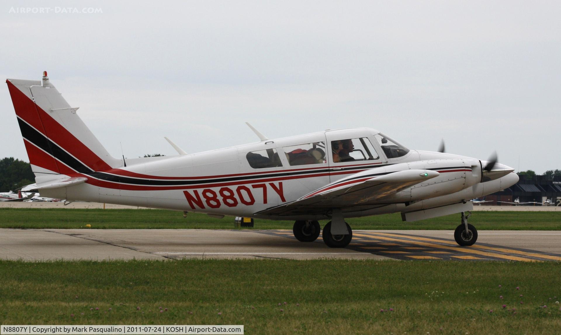 N8807Y, 1969 Piper PA-30 Twin Comanche C/N 30-1964, Piper PA-30
