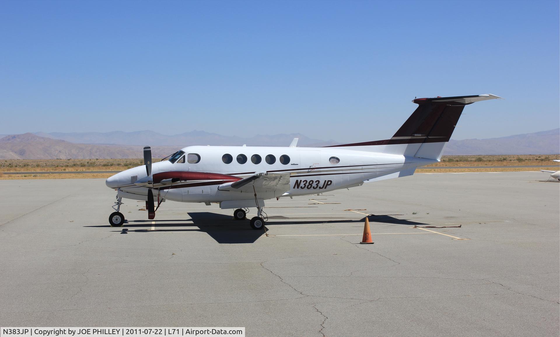 N383JP, 1980 Beech 200 Super King Air C/N BB-615, Waiting in the Sun in front on foxy's