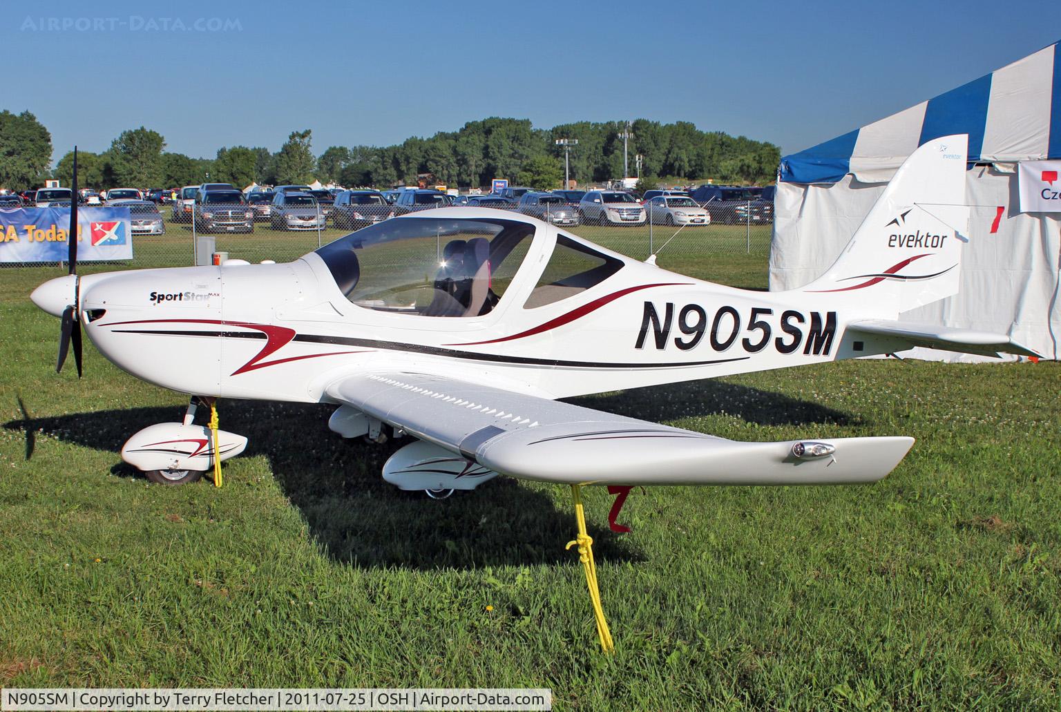 N905SM, Evektor-Aerotechnik Sportstar Max C/N 20101306, Evektor - Aerotechnik A S SPORTSTAR MAX, c/n: 2010 1306 displayed in the 2011 Oshkosh Static Park