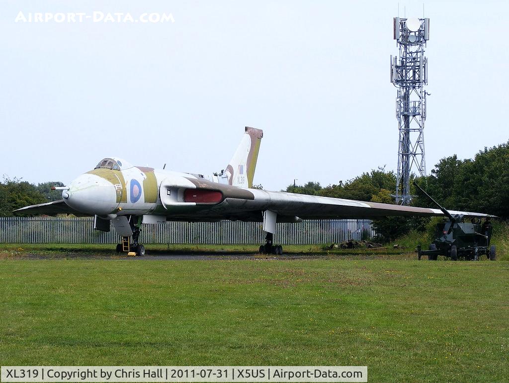 XL319, 1961 Avro Vulcan B.2 C/N Set 28, Displayed at the North East Aircraft Museum, Unsworth