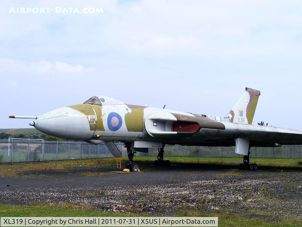 XL319, 1961 Avro Vulcan B.2 C/N Set 28, Displayed at the North East Aircraft Museum, Unsworth