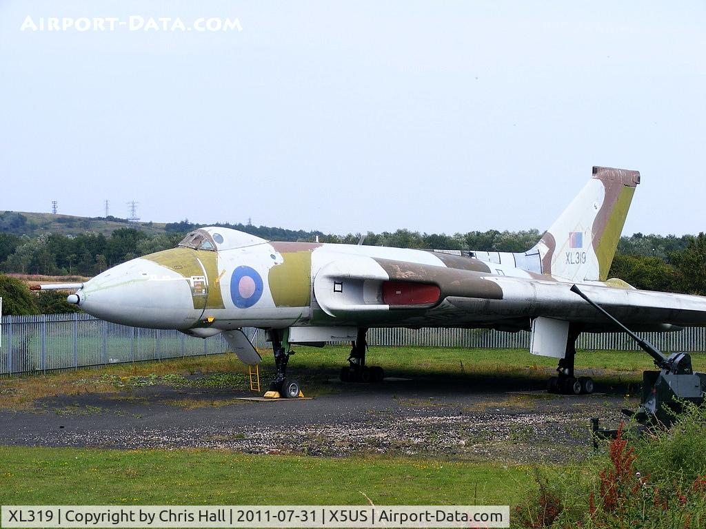 XL319, 1961 Avro Vulcan B.2 C/N Set 28, Displayed at the North East Aircraft Museum, Unsworth