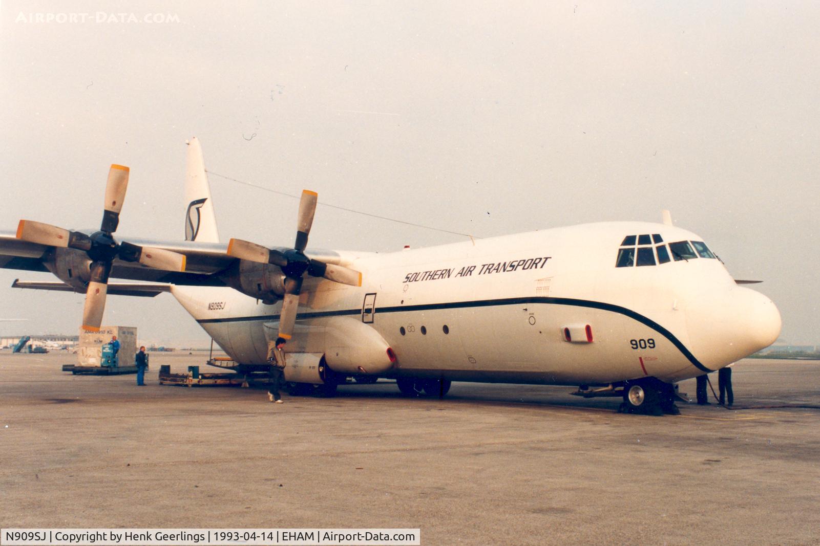 N909SJ, 1977 Lockheed L-100 Hercules (382G ) C/N 382-4763, Southern Air Transport , operating cargo flights for KLM
