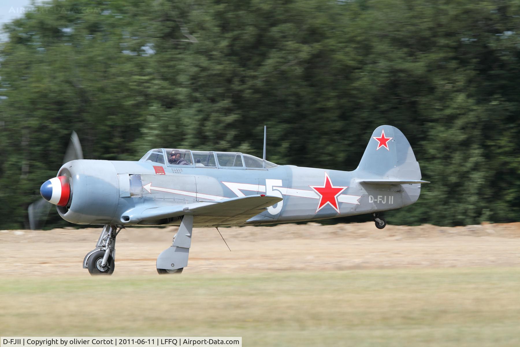 D-FJII, Yakovlev Yak-11 C/N Y-5434, Taking off during the Ferté Alais airshow 2011