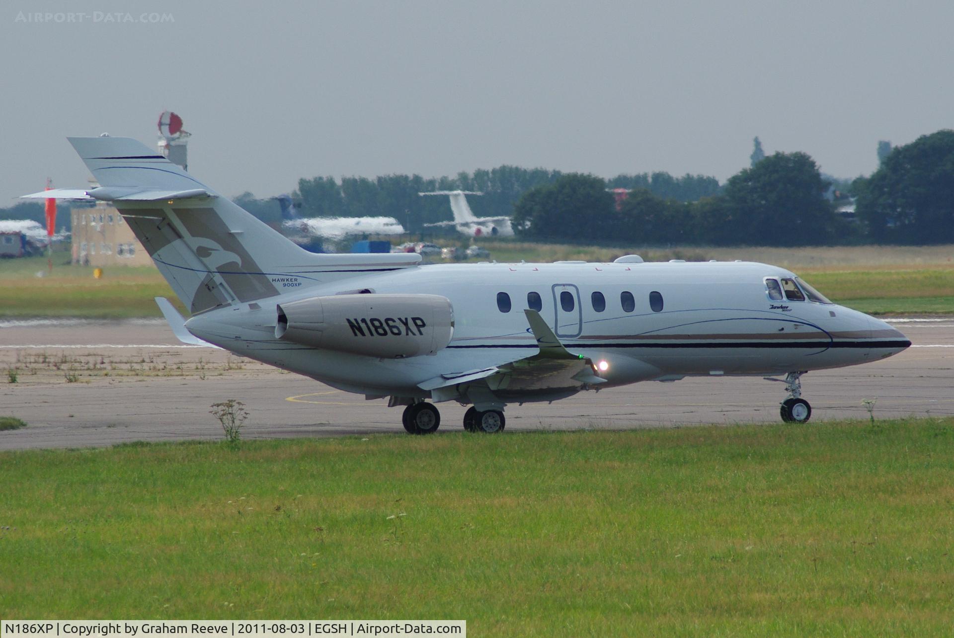 N186XP, 2011 Hawker Beechcraft 900XP C/N HA-0186, About to depart.