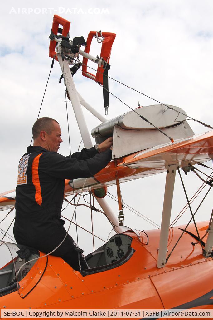 SE-BOG, 1942 Boeing N2S-3 Kaydet (B75N1) C/N 75-7128, Pilot David Barrell re-assembles the 