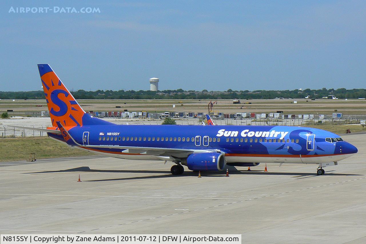 N815SY, 2002 Boeing 737-8BK C/N 30623, Sun Country 737 at DFW Airport
