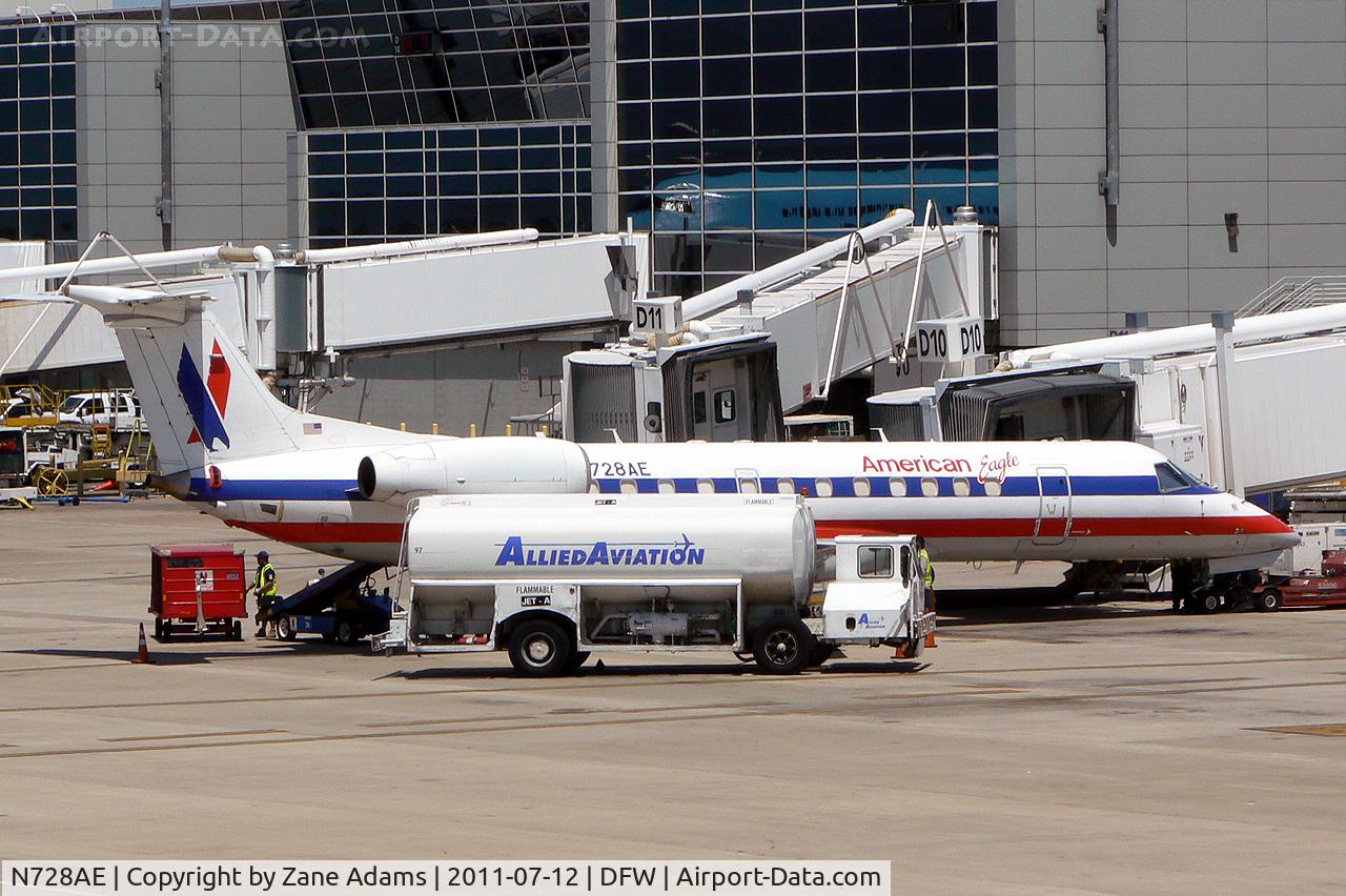 N728AE, 2000 Embraer ERJ-135LR (EMB-135LR) C/N 145328, American Eagle at DFW Airport