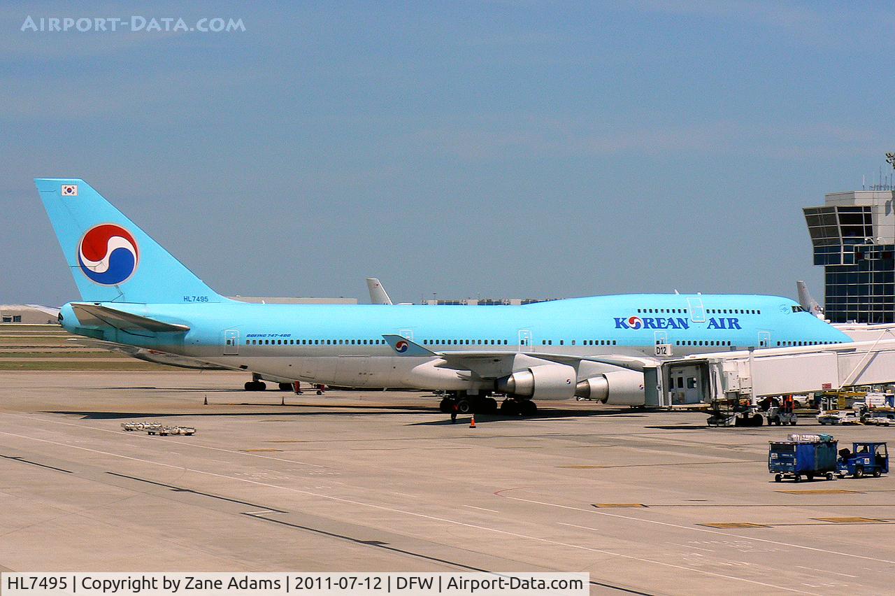 HL7495, Boeing 747-4B5 C/N 28096, Korean Air at the gate - DFW Airport