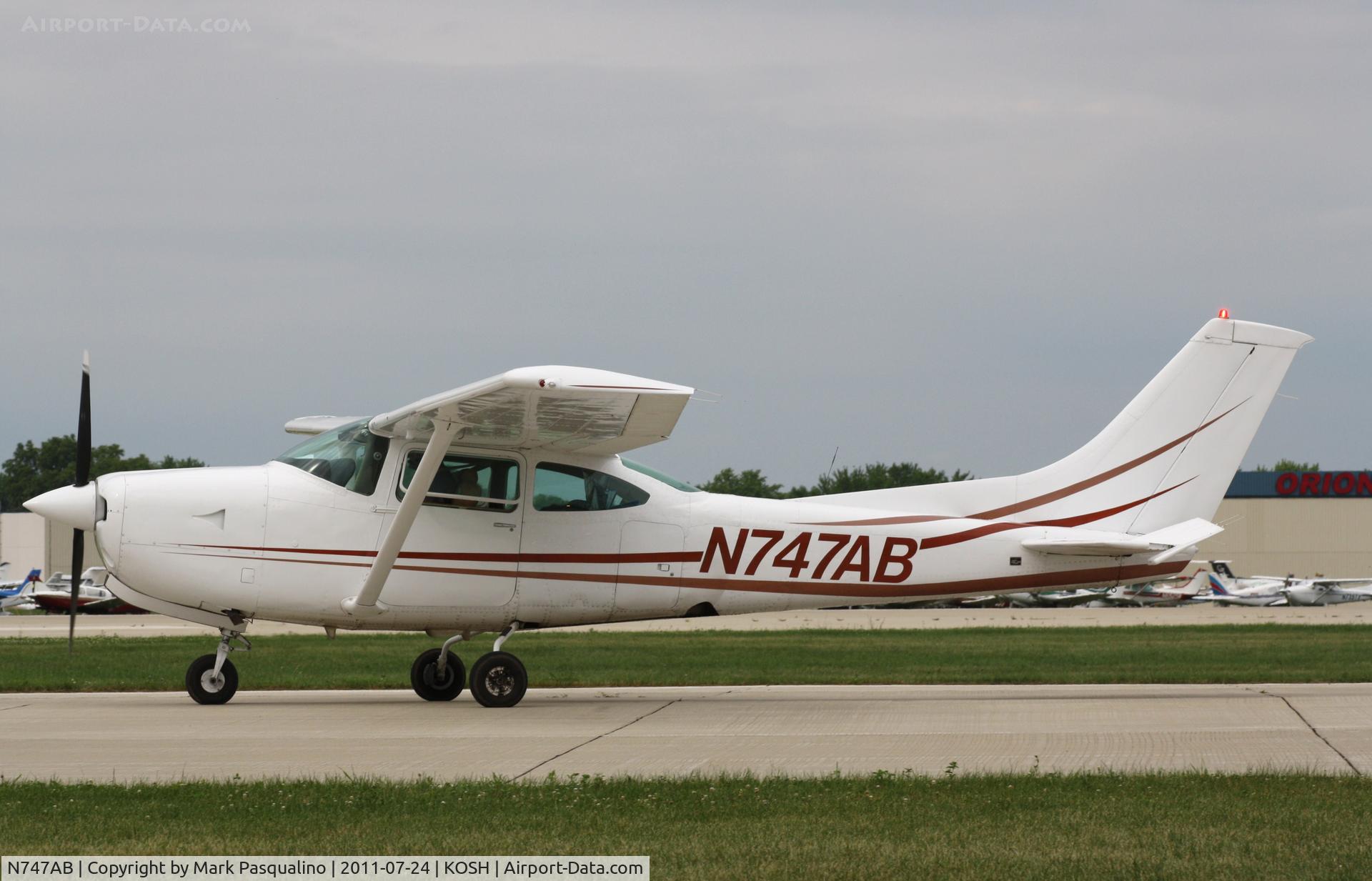 N747AB, 1979 Cessna R182 Skylane RG C/N R18201302, Cessna R182