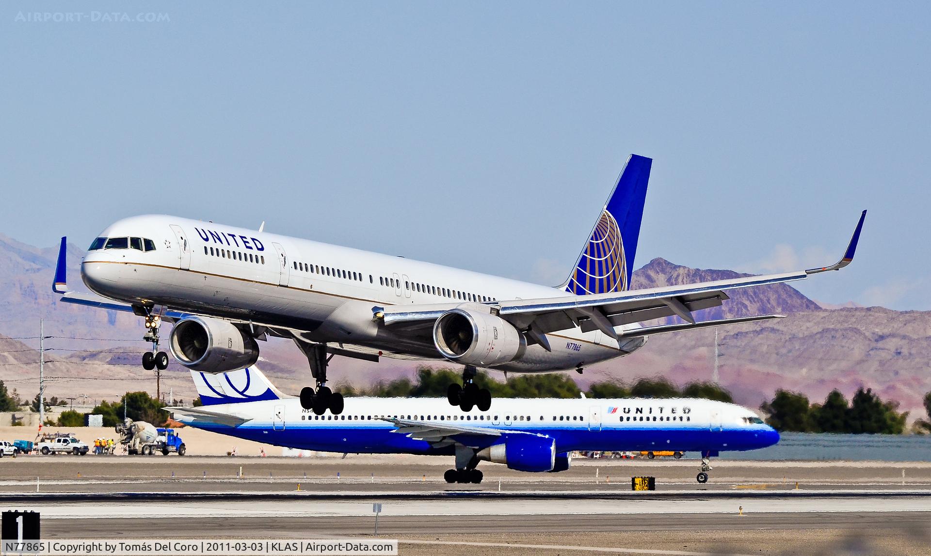 N77865, 2002 Boeing 757-33N C/N 32589, N77865

N585UA

Las Vegas - McCarran International (LAS / KLAS)
USA - Nevada, March 3, 2011
Photo: Tomás Del Coro