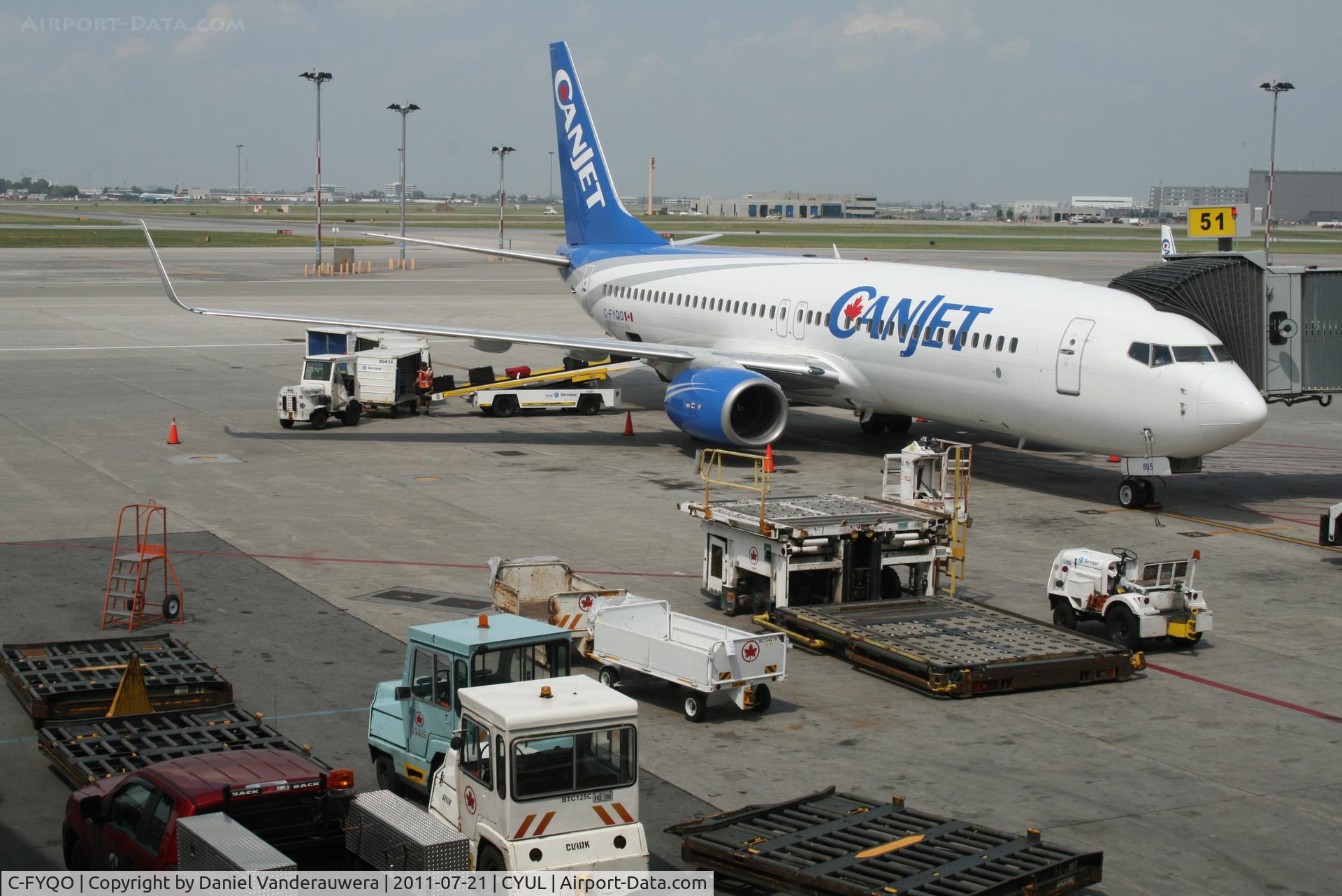 C-FYQO, 2002 Boeing 737-8AS C/N 29934, Close to leave gate 51