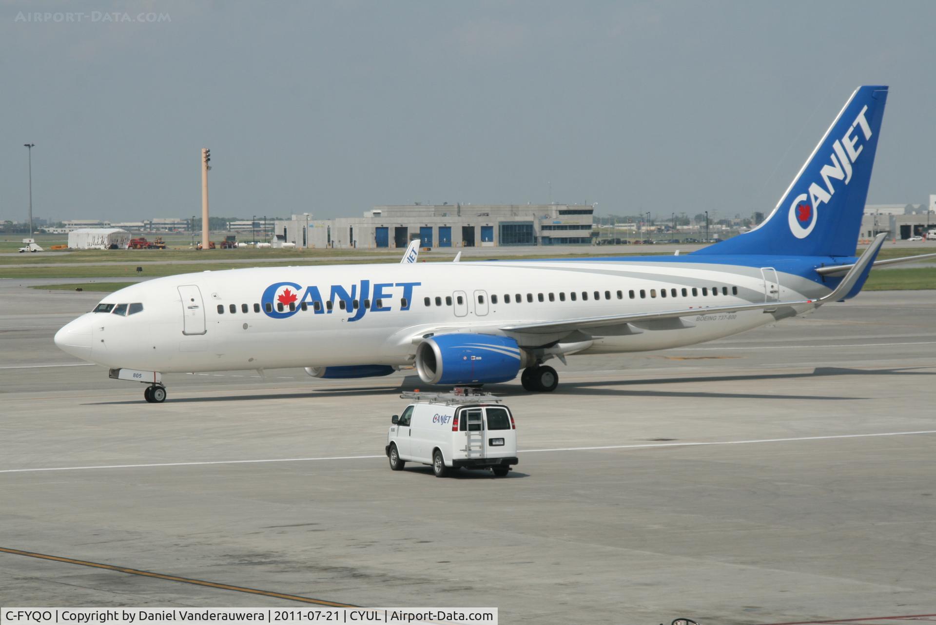 C-FYQO, 2002 Boeing 737-8AS C/N 29934, Ready to leave