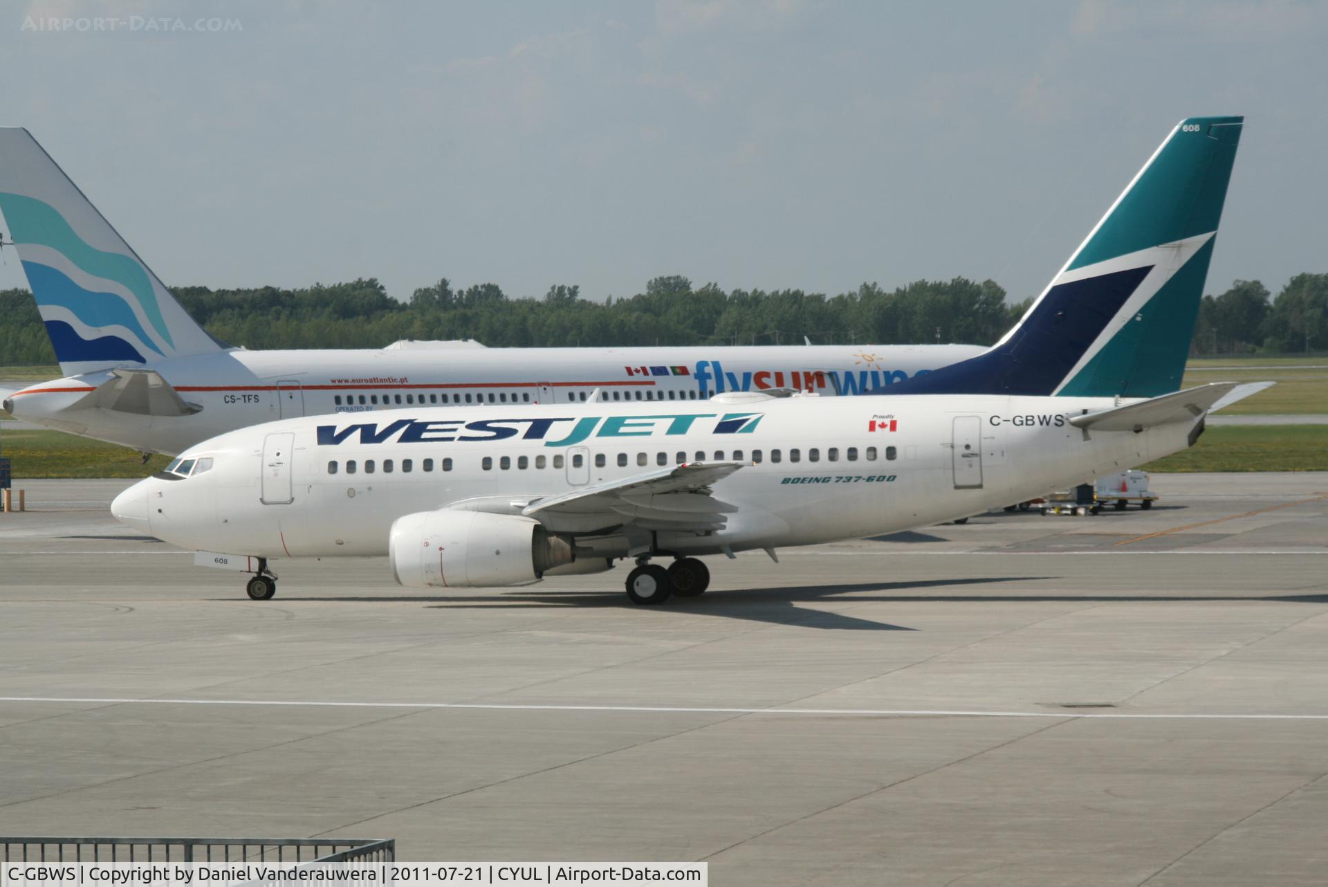 C-GBWS, 2006 Boeing 737-6CT C/N 34288, Taxiing to the runway take-off
