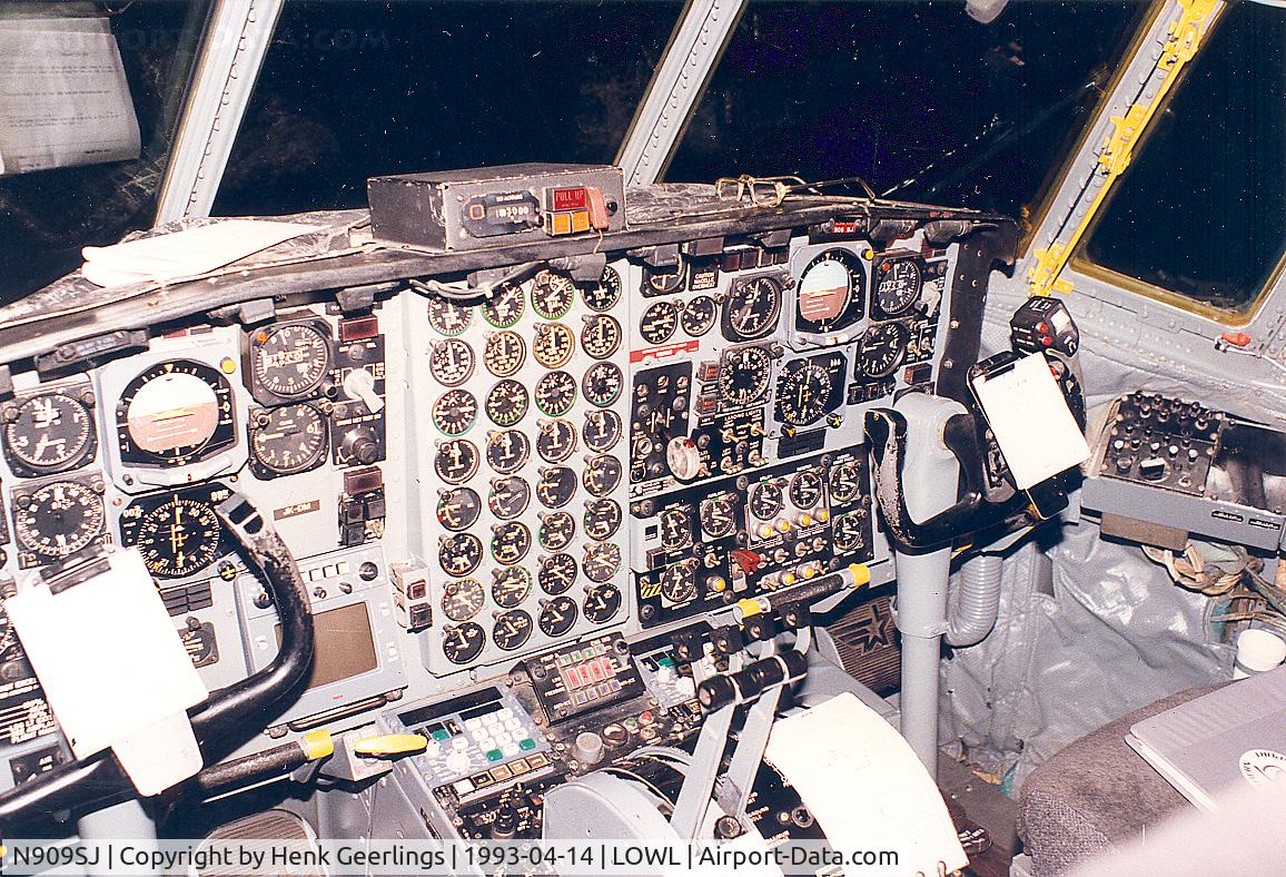 N909SJ, 1977 Lockheed L-100 Hercules (382G ) C/N 382-4763, Southern Air Transport .

Cargo flight AMS to Linz ( LNZ )