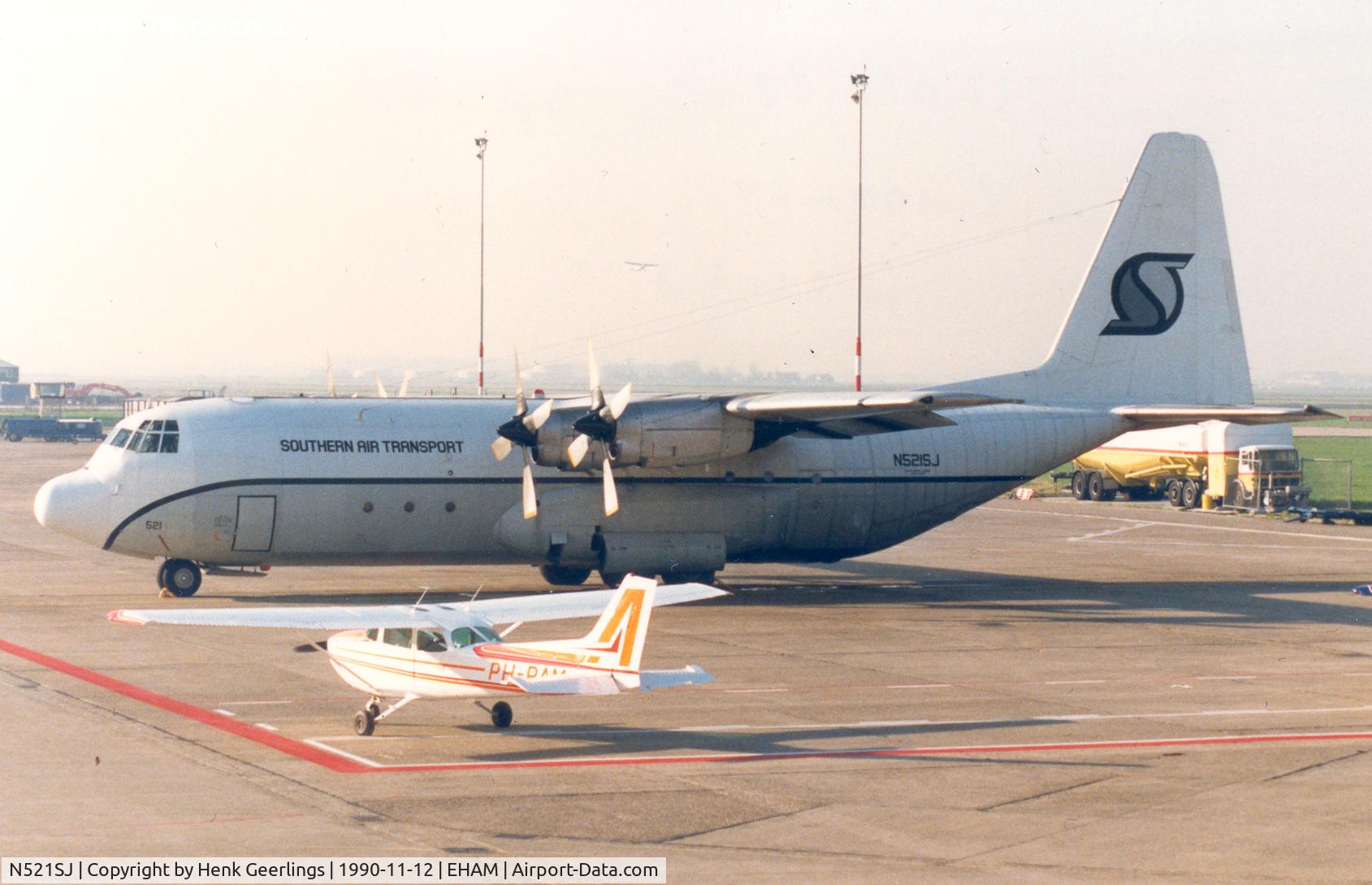 N521SJ, Lockheed 382B C/N 4250, Southern Air Transport