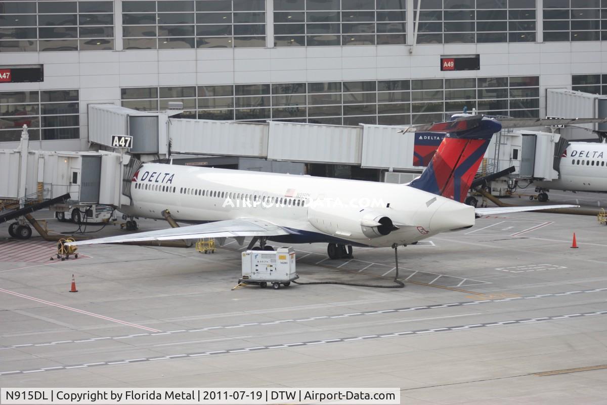 N915DL, 1988 McDonnell Douglas MD-88 C/N 49546, Delta MD-88