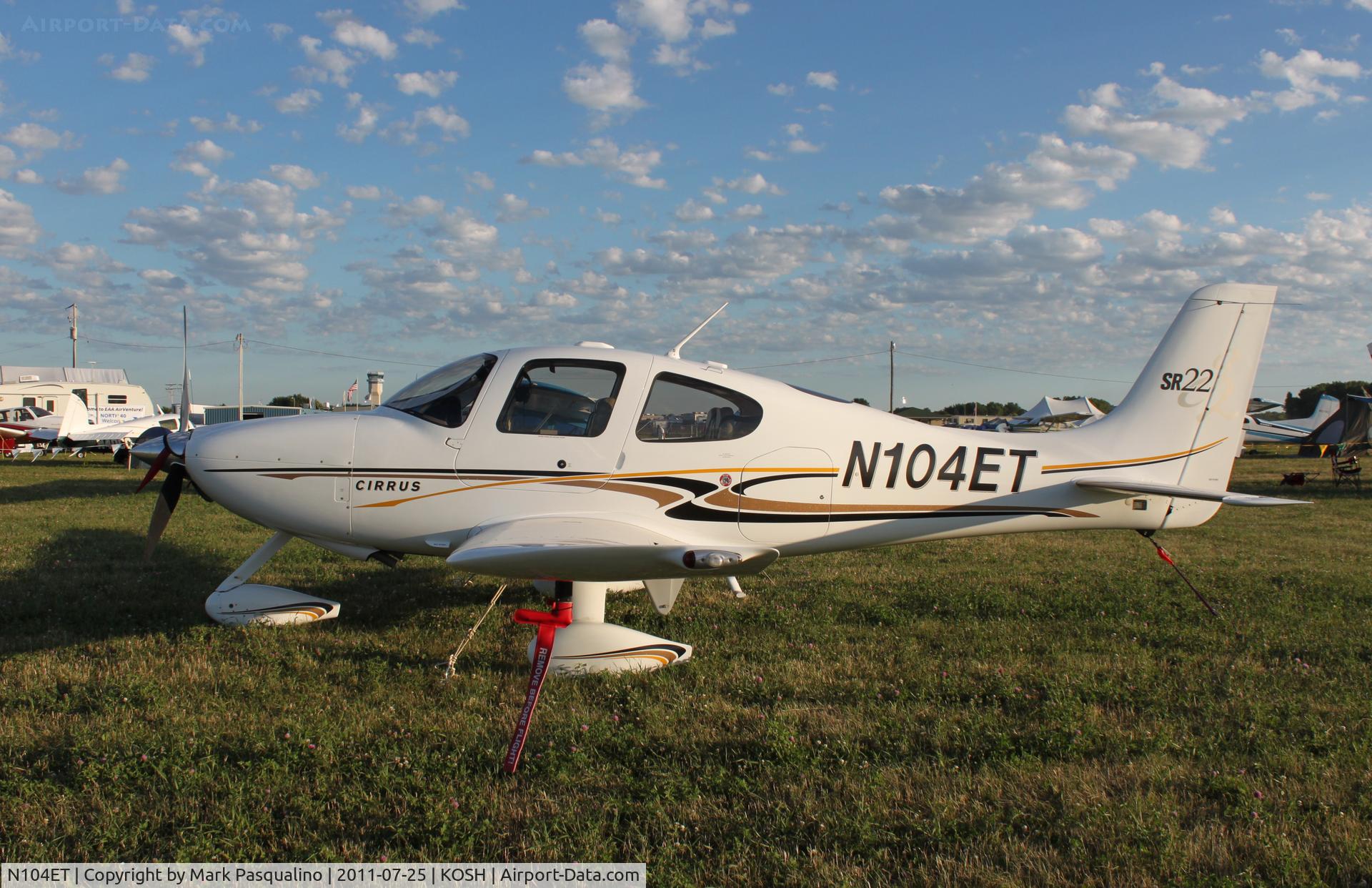 N104ET, 2004 Cirrus SR22 G2 C/N 1024, Cirrus SR22