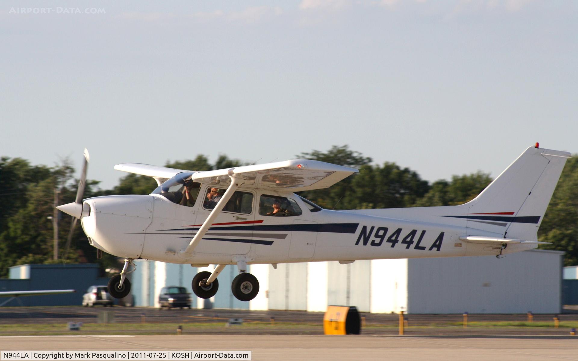 N944LA, 1998 Cessna 172R C/N 17280659, Cessna 172R