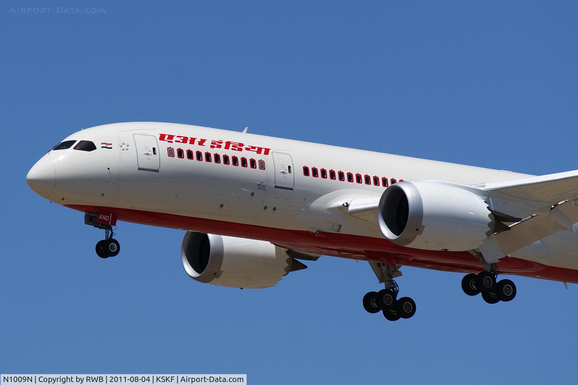 N1009N, 2011 Boeing 787-8 Dreamliner C/N 36278, Landing at KSKF for completion at Boeing