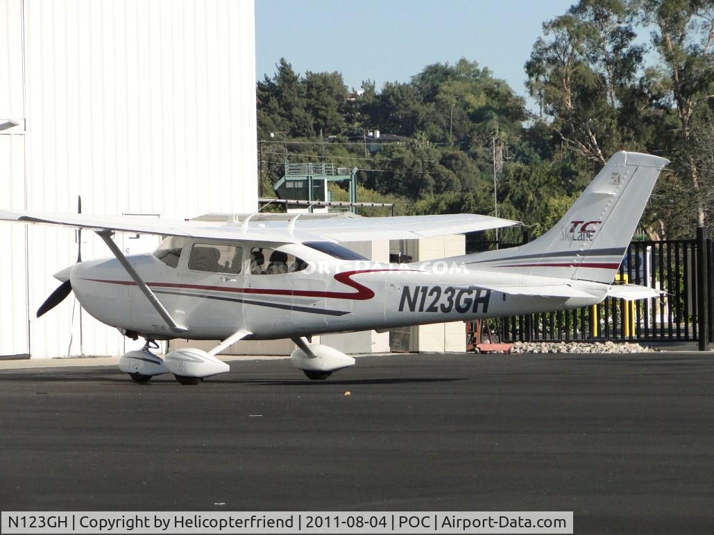 N123GH, 2002 Cessna T182T Turbo Skylane C/N T18208105, Parked in Howard Aviation parking area