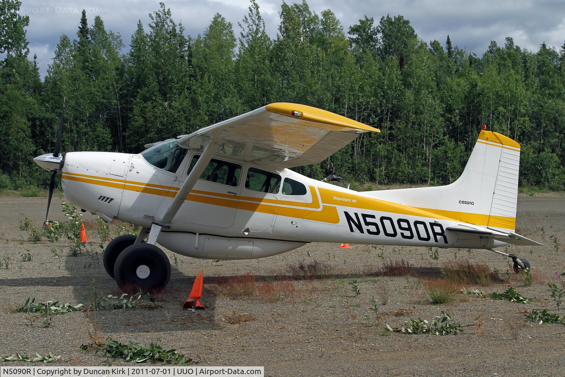N5090R, 1976 Cessna A185F Skywagon 185 C/N 18503005, A good little field is Willow