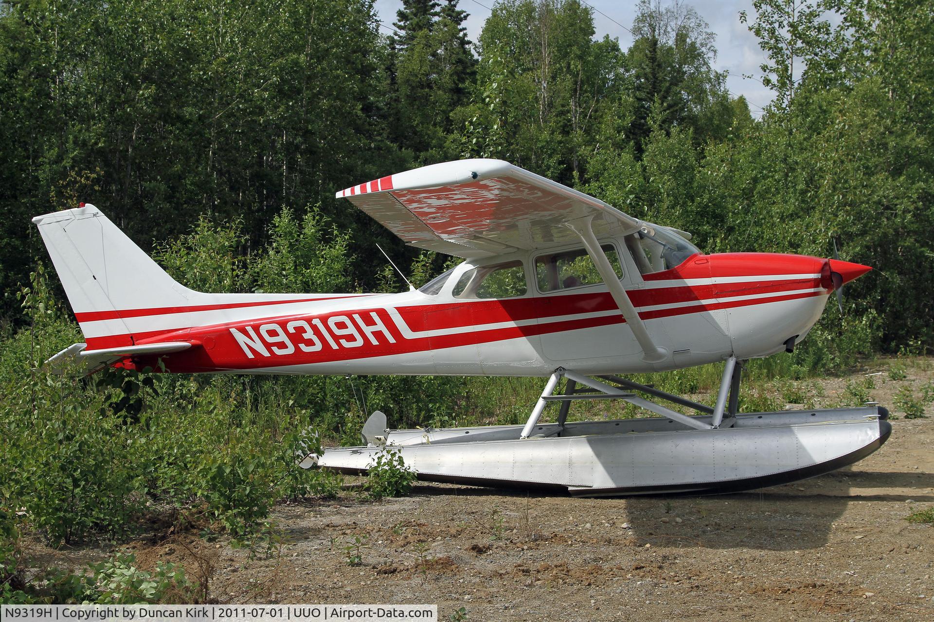 N9319H, 1975 Cessna 172M C/N 17266084, Not many 172's on floats