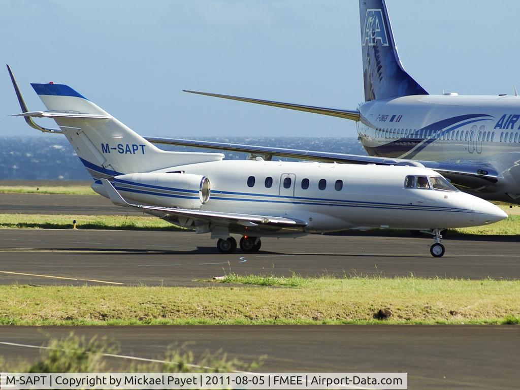 M-SAPT, 2007 Hawker Beechcraft 900XP C/N HA-0026, Taxiing to Alpha and runway 12